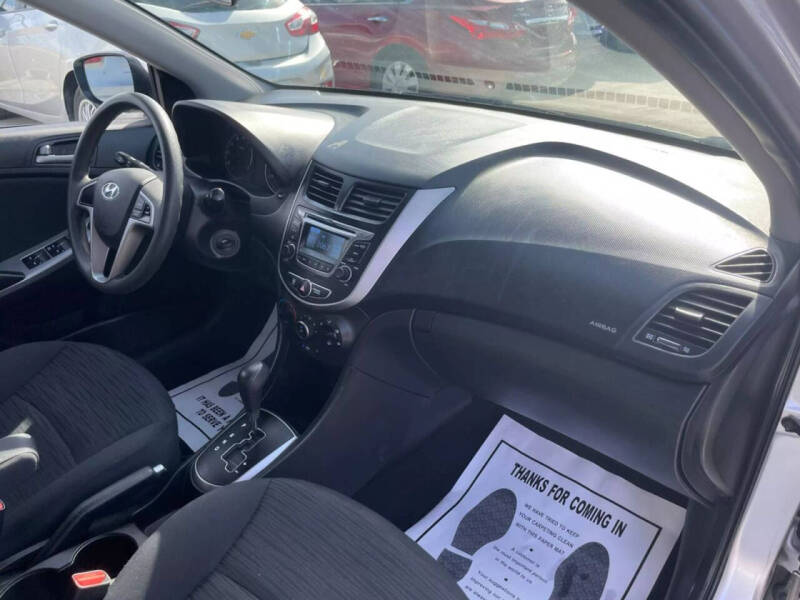 2017 Hyundai Accent SE