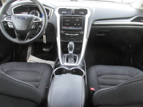 2014 Ford Fusion SE