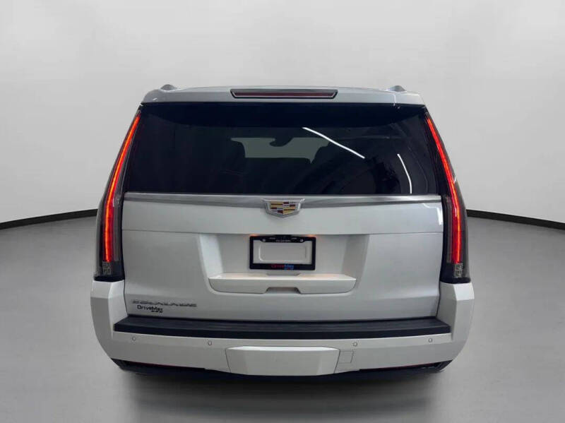 2020 Cadillac Escalade Luxury