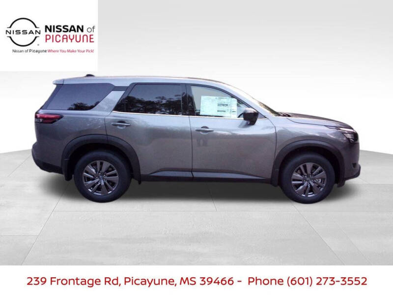 2025 Nissan Pathfinder S