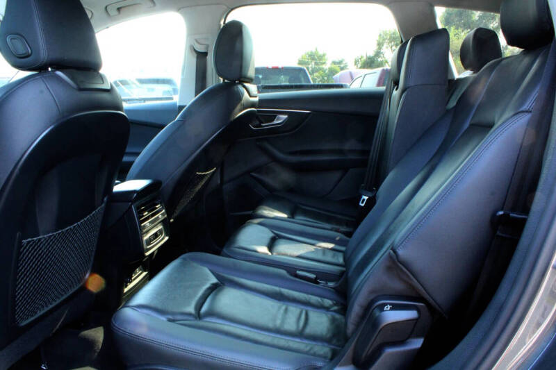 2022 Audi Q7 quattro Premium Plus 55 TFSI