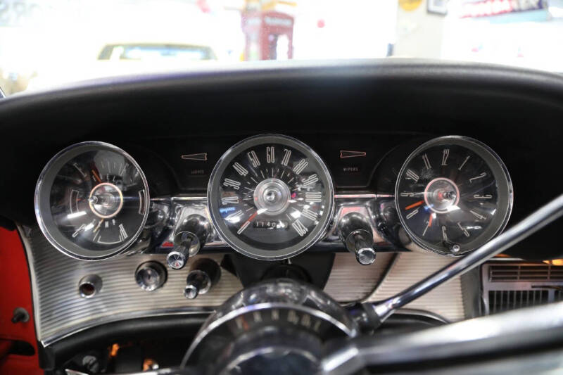 1961 Ford Thunderbird