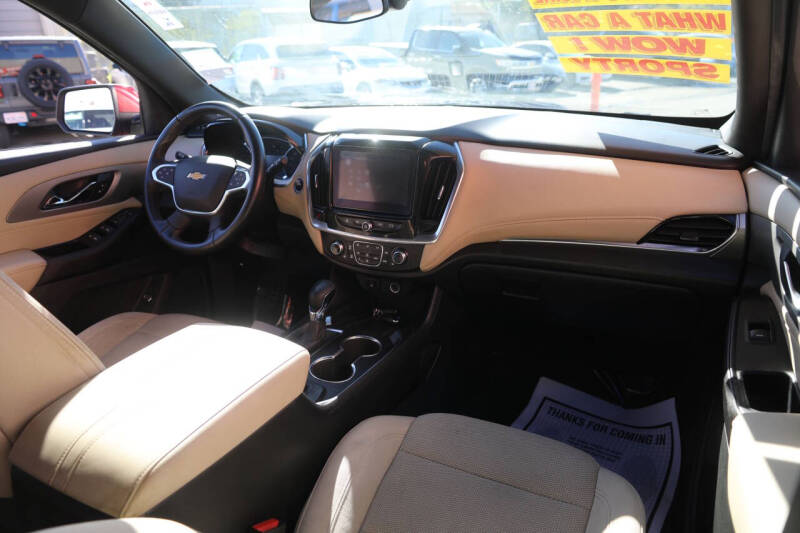 2023 Chevrolet Traverse LT Cloth