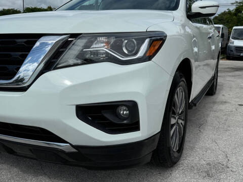 2018 Nissan Pathfinder SV