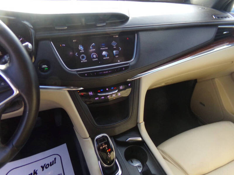 2017 Cadillac XT5 Luxury