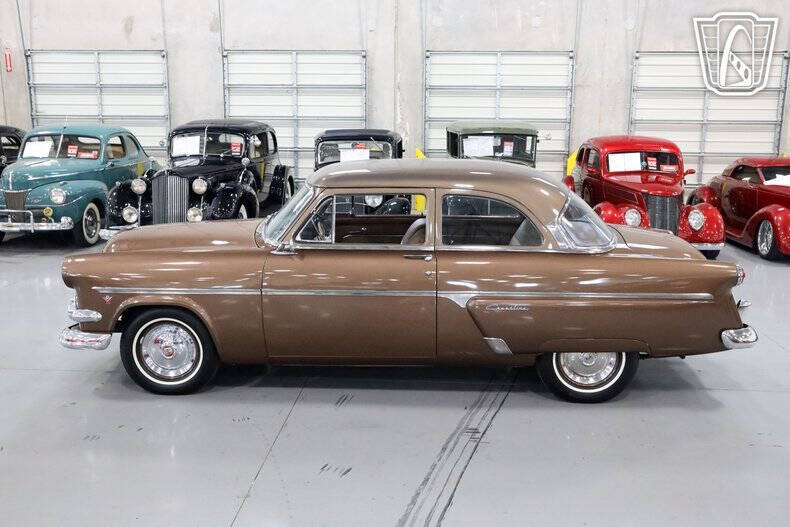 1954 Ford Crestline