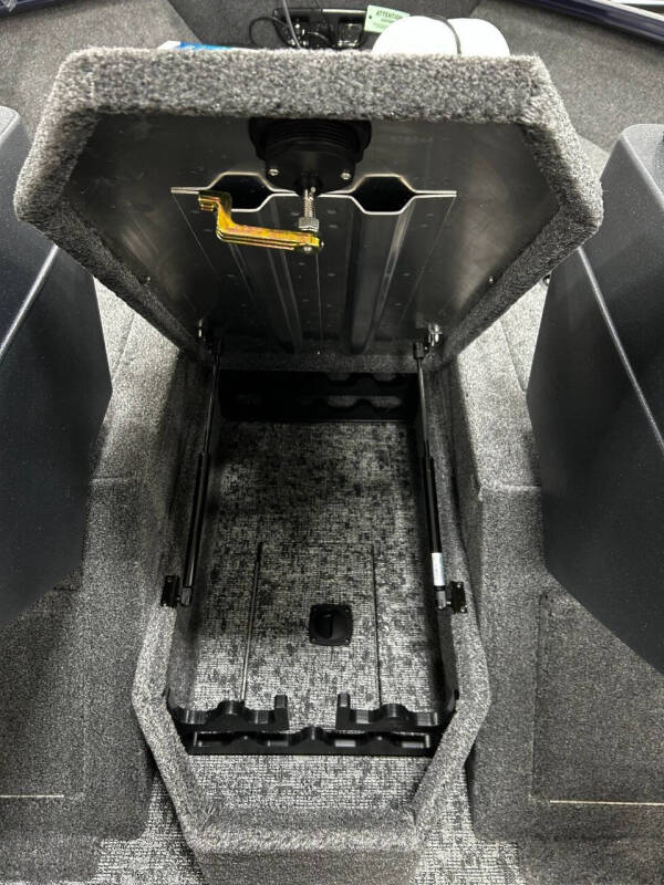 2025 Tracker PRO GUIDE 175 COMBO