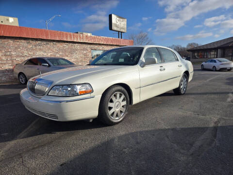 2004 Lincoln Town Car for sale at Select Auto Group in Clay Center KS