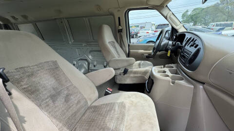 2005 Ford E-Series E-150