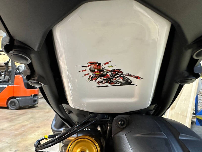 2025 Ducati Streetfighter V4 Supreme