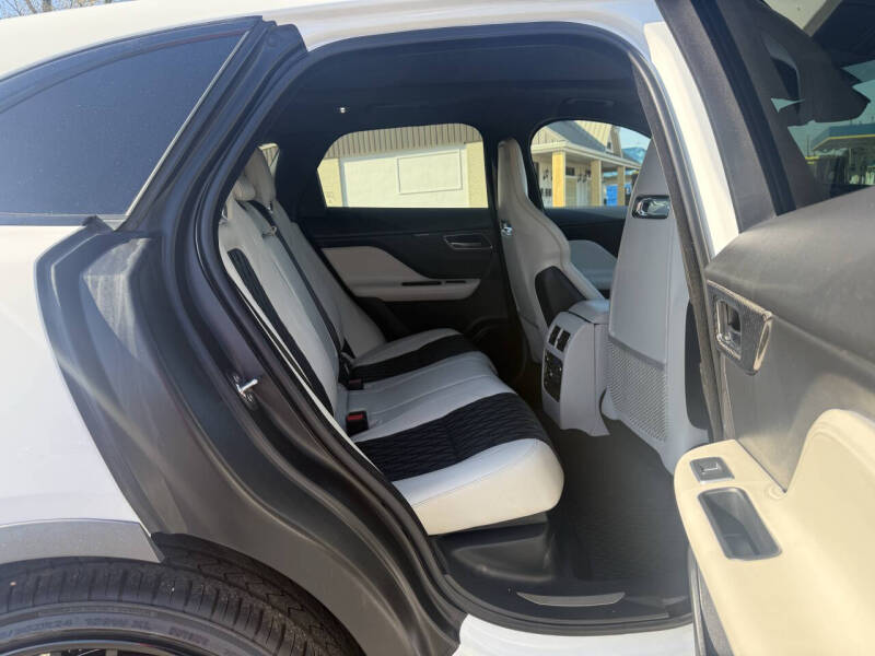 2020 Jaguar F-PACE SVR