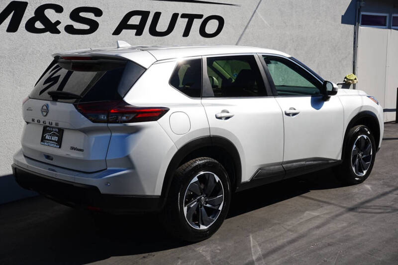 2024 Nissan Rogue SV