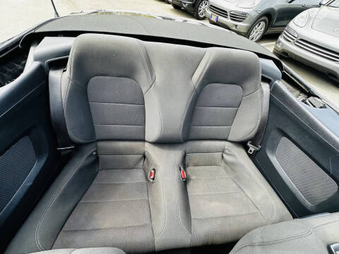 2015 Ford Mustang V6