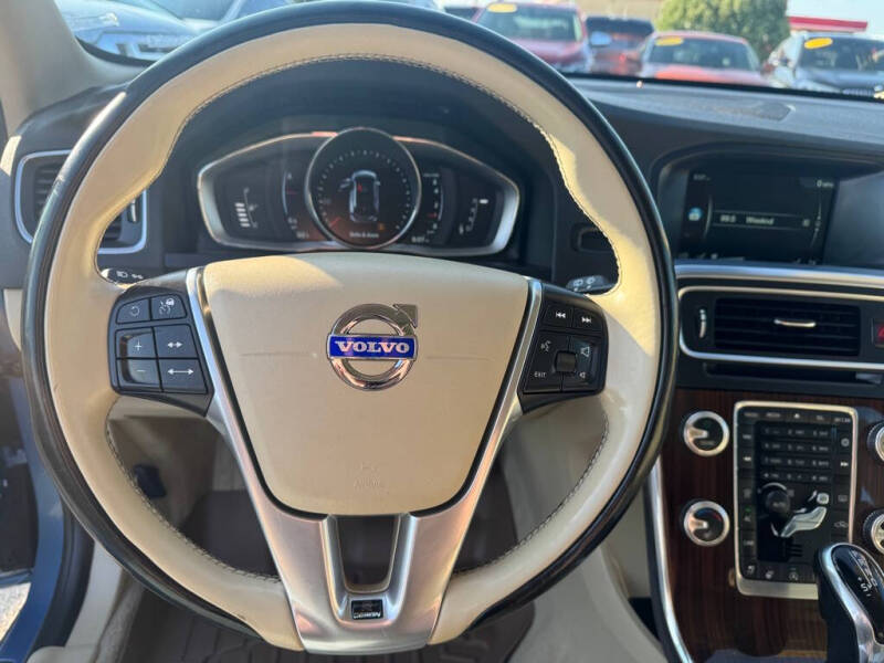 2015 Volvo V60 T5 Drive-E Platinum