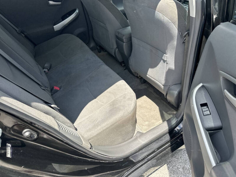 2010 Toyota Prius III
