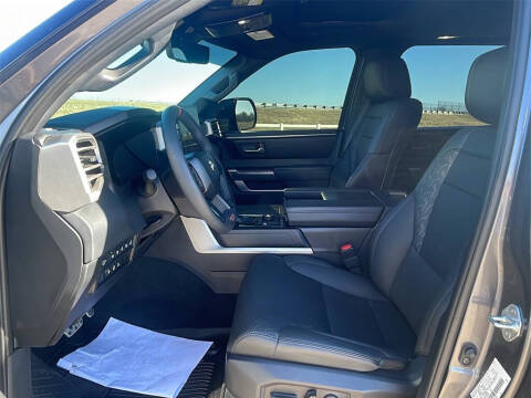 2025 Toyota Sequoia SR5