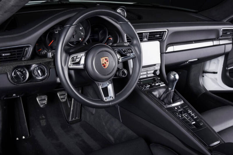 2018 Porsche 911 Carrera GTS