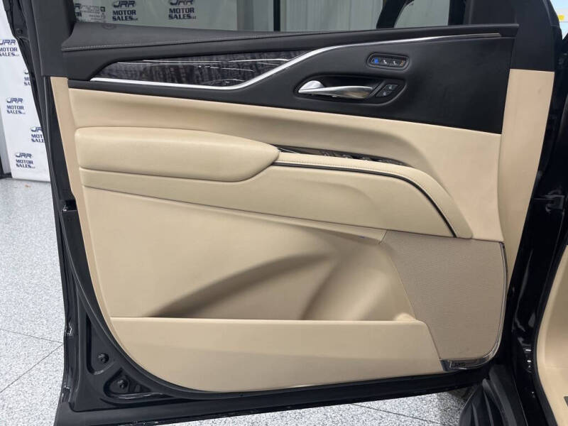 2022 Cadillac Escalade ESV Premium Luxury