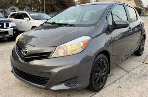 2013 Toyota Yaris 5-Door LE