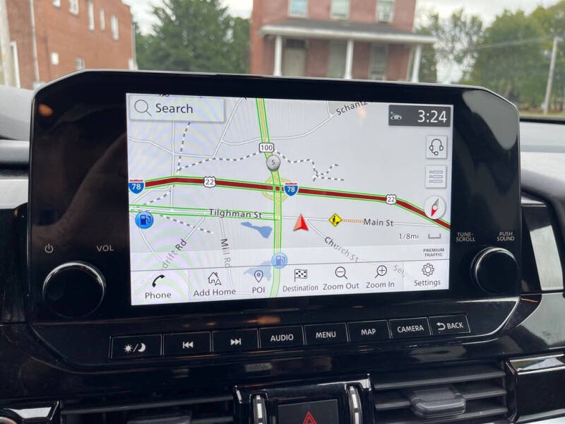 2022 Nissan Pathfinder SL