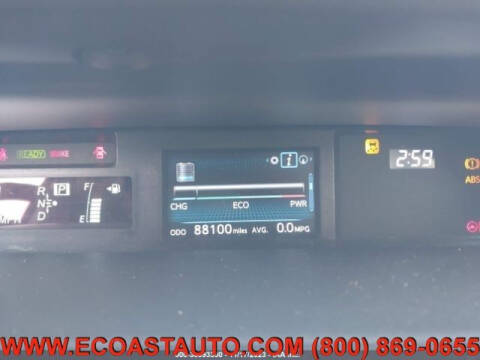 2015 Toyota Prius v Three