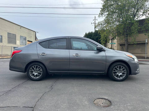 2019 Nissan Versa SV