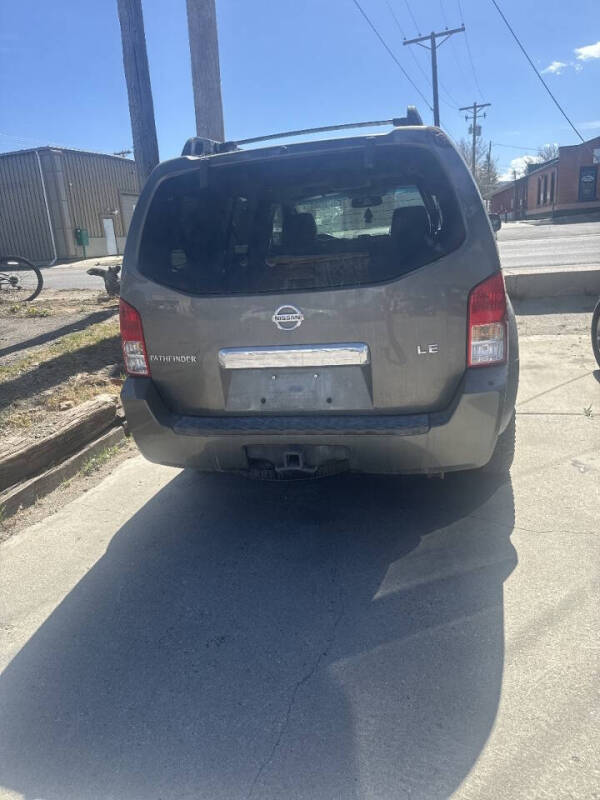 2007 Nissan Pathfinder LE