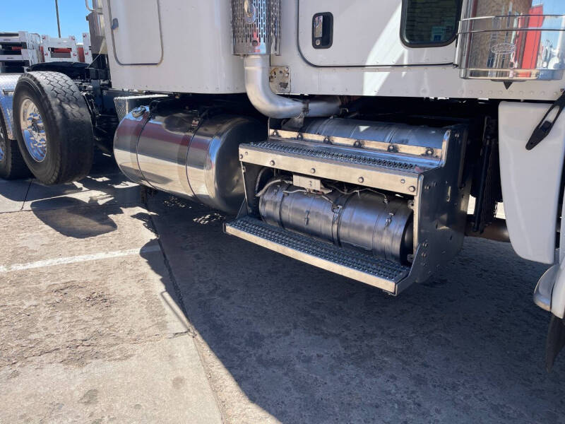 2014 Peterbilt 388