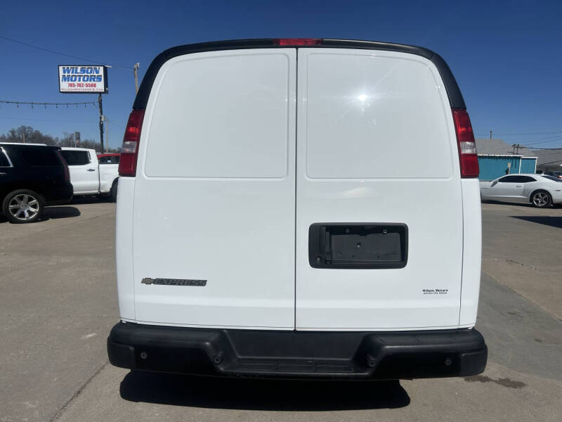 2022 Chevrolet Express 2500