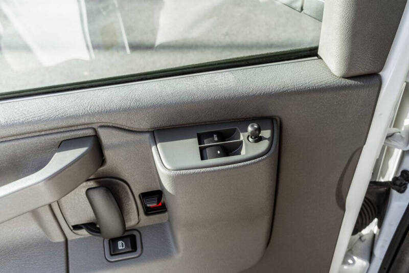 2023 GMC Savana 2500