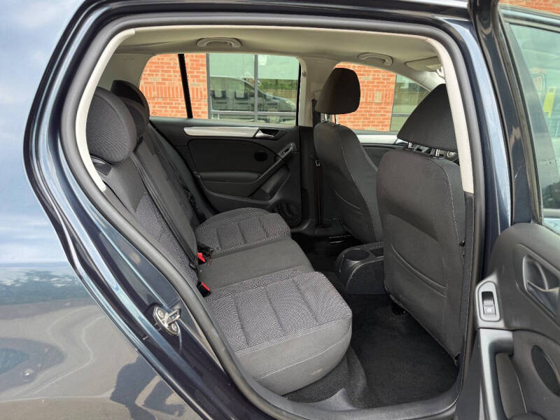 2012 Volkswagen Golf 2.5L PZEV