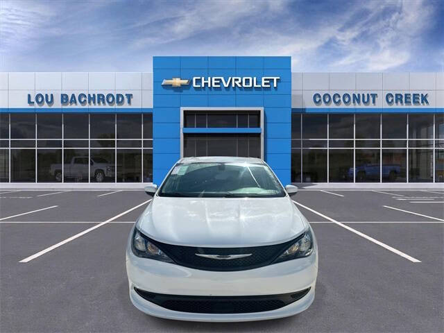 2021 Chrysler Voyager L