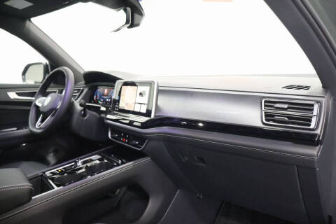 2026 Volkswagen Atlas Cross Sport SEL R-Line Black 4Motion