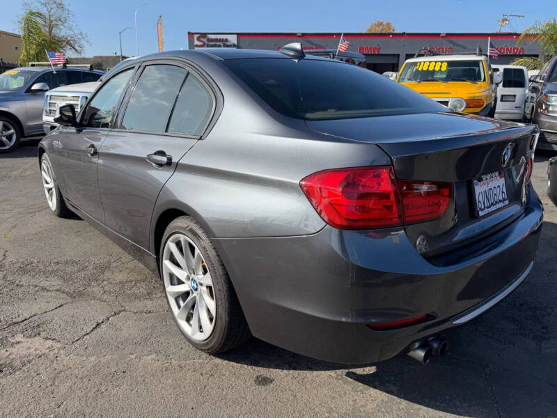 2012 BMW 3 Series 328i