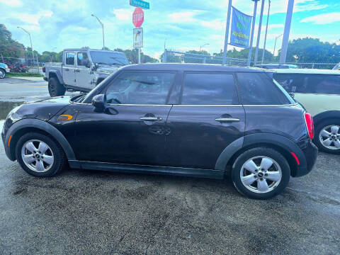 2015 MINI Hardtop 4 Door Cooper