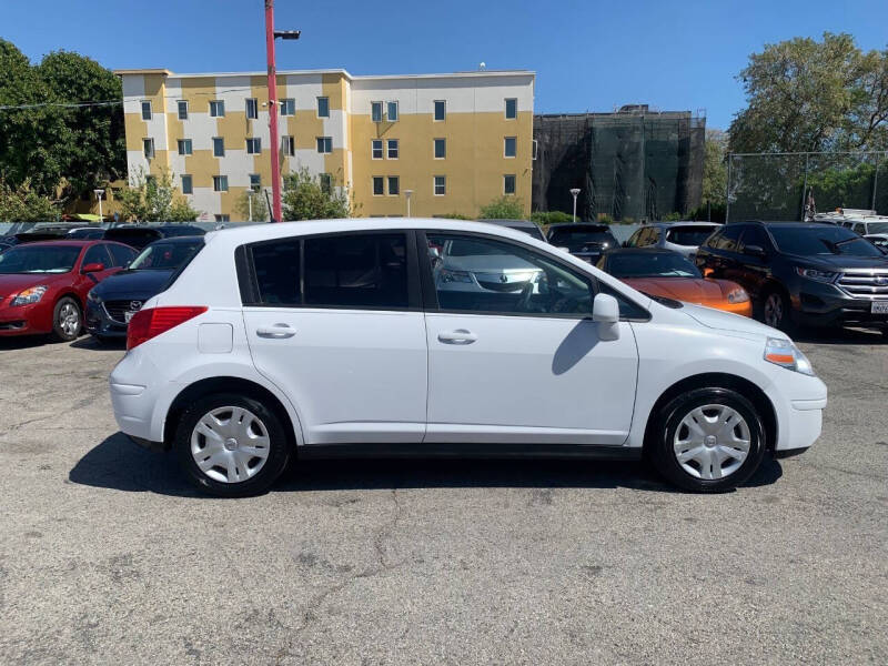 2011 Nissan Versa 1.8 S