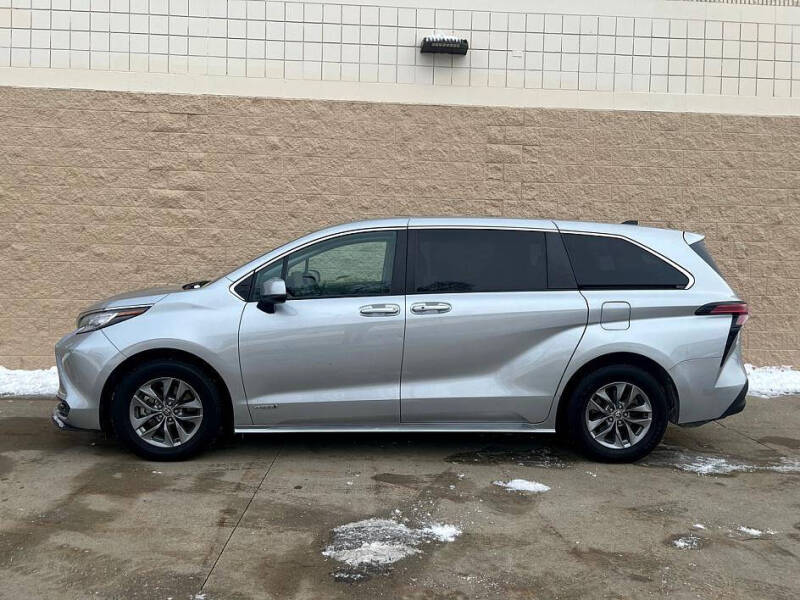 2021 Toyota Sienna LE 8-Passenger