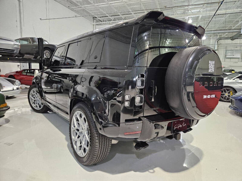 2024 Land Rover Defender 110 V8 P525