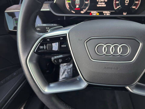 2023 Audi e-tron quattro Premium Plus