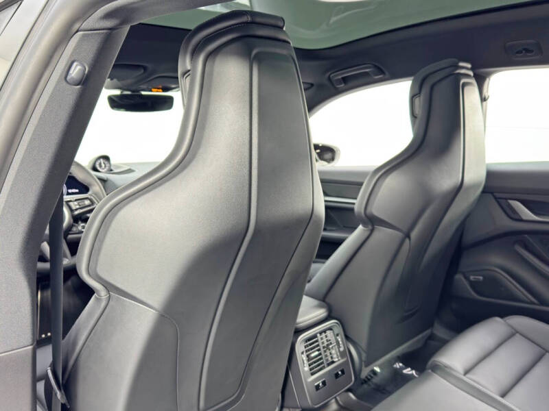 2025 Porsche Taycan 4S Cross Turismo