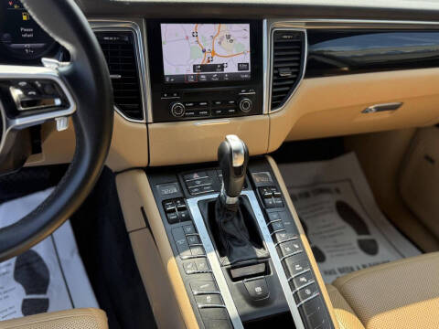 2017 Porsche Macan