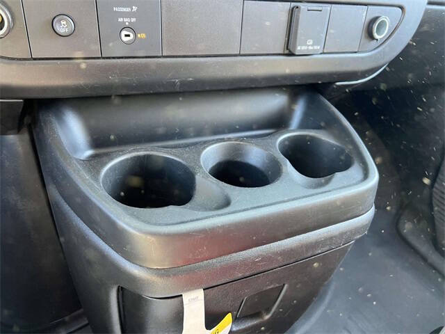 2023 GMC Savana 2500