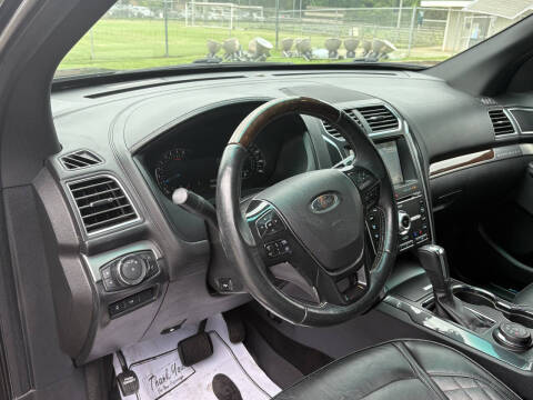 2017 Ford Explorer Platinum