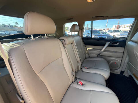 2012 Toyota Highlander SE