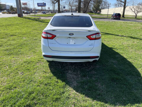 2016 Ford Fusion SE