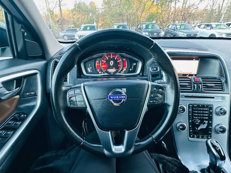 2017 Volvo XC60 T5 Dynamic