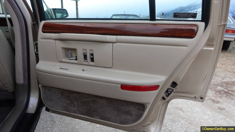 1994 Cadillac DeVille null photo 44