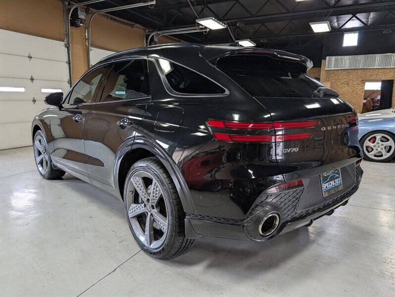 2023 Genesis GV70 2.5T Standard
