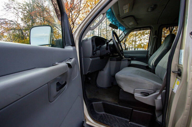 2008 Ford E-Series E-350 SD XLT