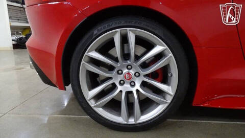2016 Jaguar F-TYPE R
